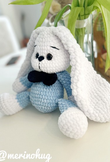 Χειροποίητο Πλεκτό Κουνέλι "Happy Rabbit Boy"